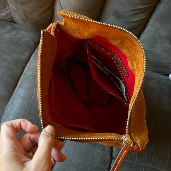 BNWT Dooney & Bourke Suede Large SacShoulder Bag in Honey Suede 🐝🍯♥️ - Picture 9 of 13